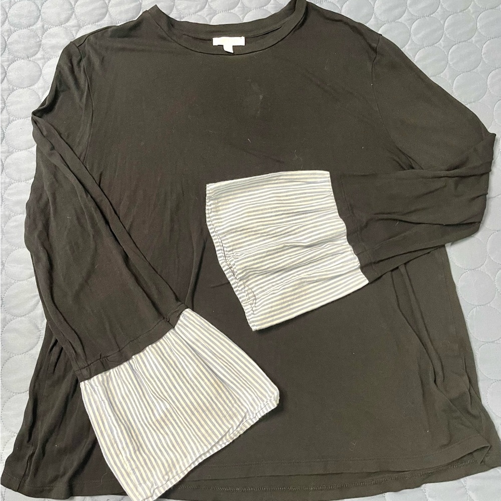 Black Bell sleeve top w/seersucker stripe